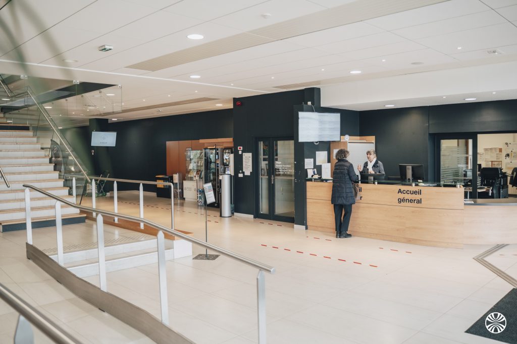 Vue de l'accueil de l'EHESP